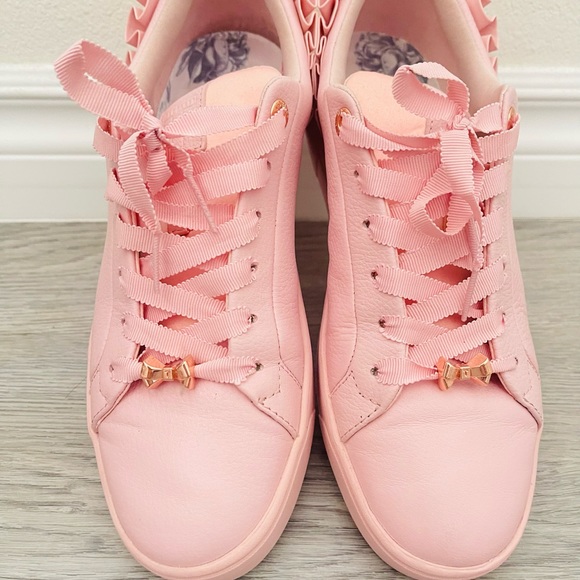 Ruffle Sneakers Shoes Mink Pink 